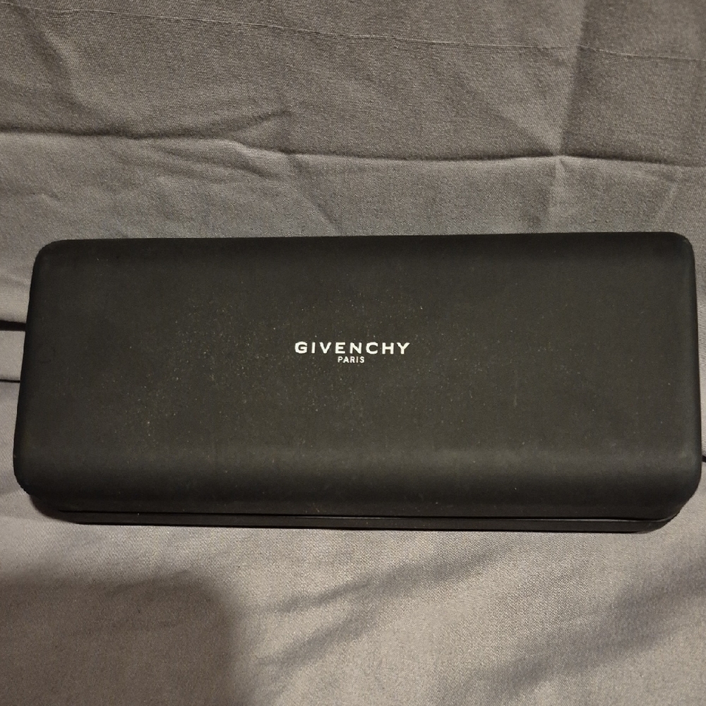 Givenchy Elegant Black Case